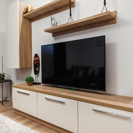 Noir Apartment By Kondo Stays ティラナ エクステリア 写真