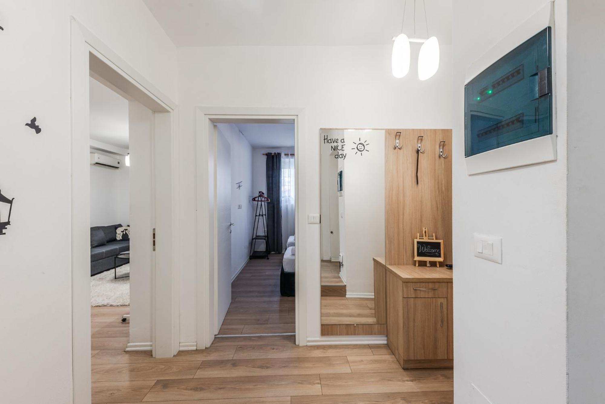 Noir Apartment By Kondo Stays ティラナ エクステリア 写真