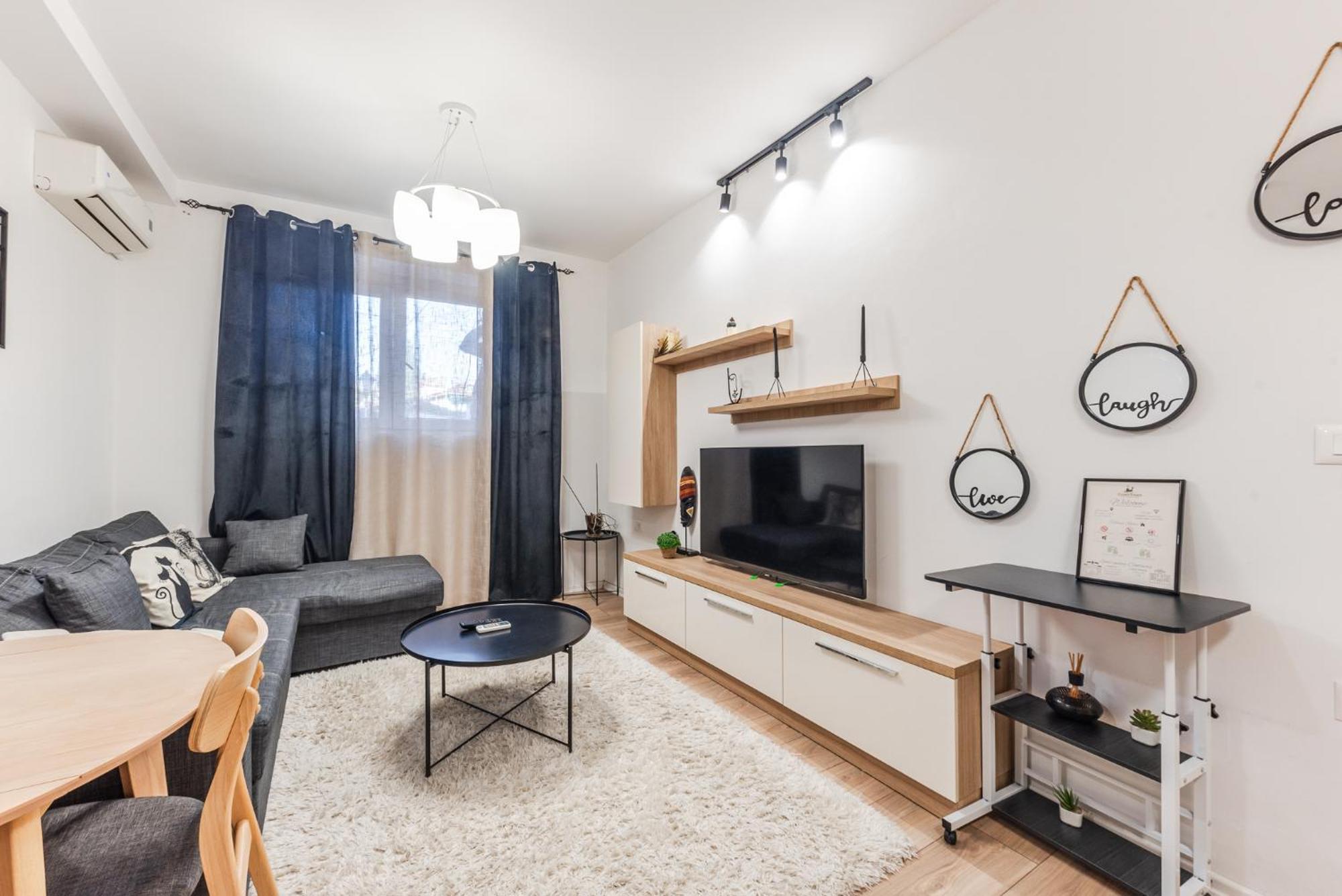 Noir Apartment By Kondo Stays ティラナ エクステリア 写真